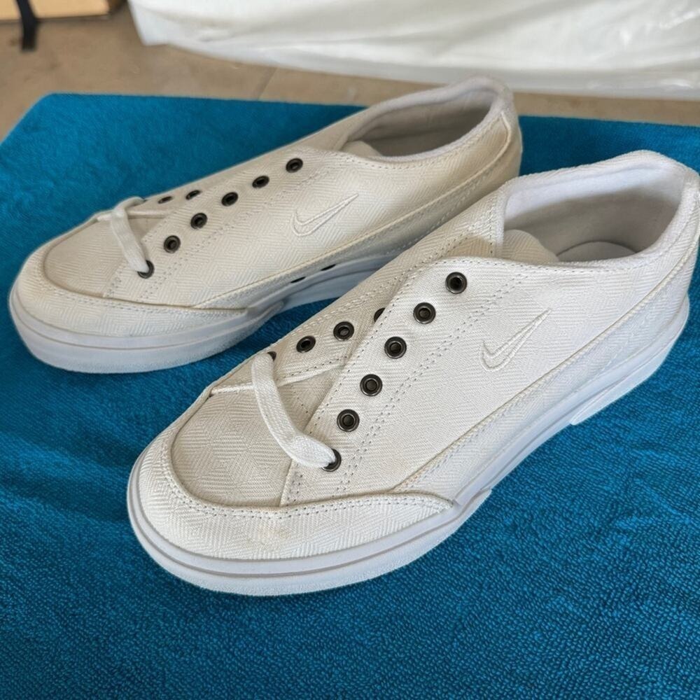Vintage NIKE GTS White Canvas - Women's Size 7